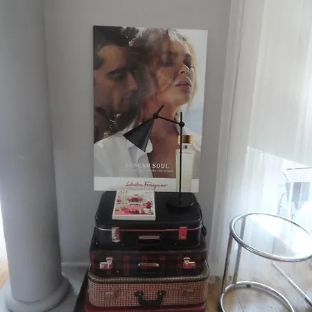 Low Cost Cinema Apartment Lisbon