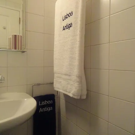 Low Cost Cinema Apartment