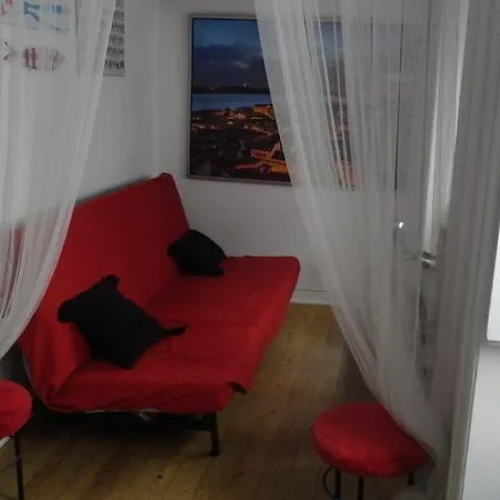 Low Cost Cinema